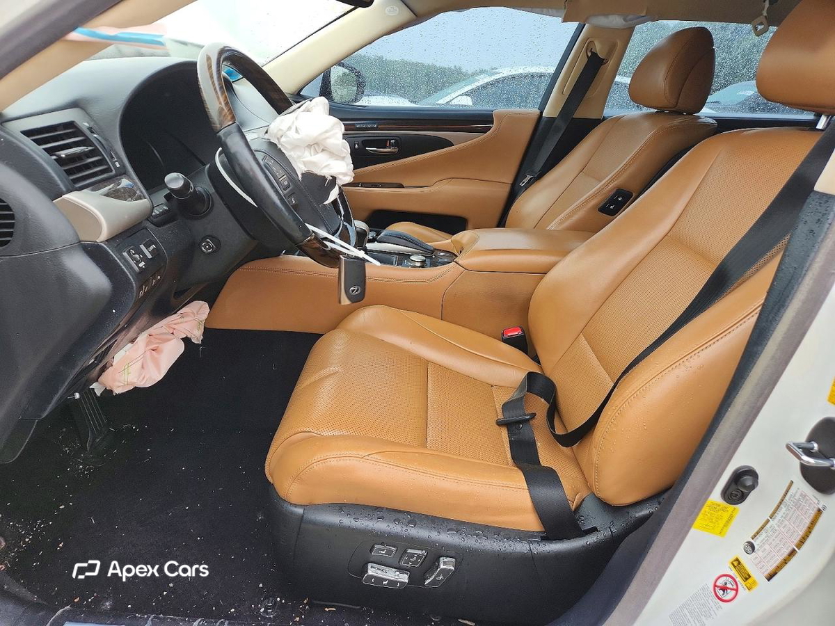 Lexus LS 2014