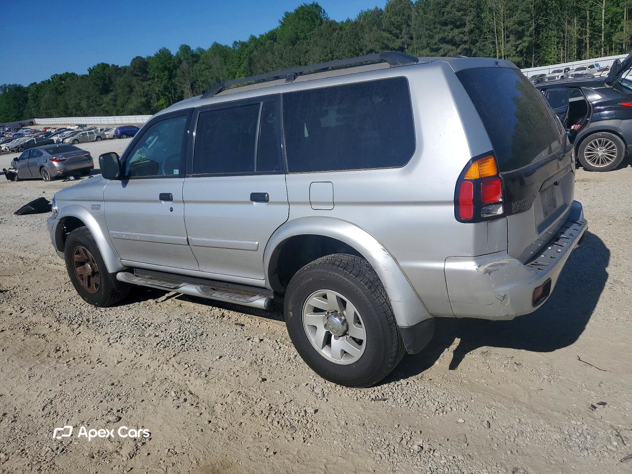 Mitsubishi Montero 2003