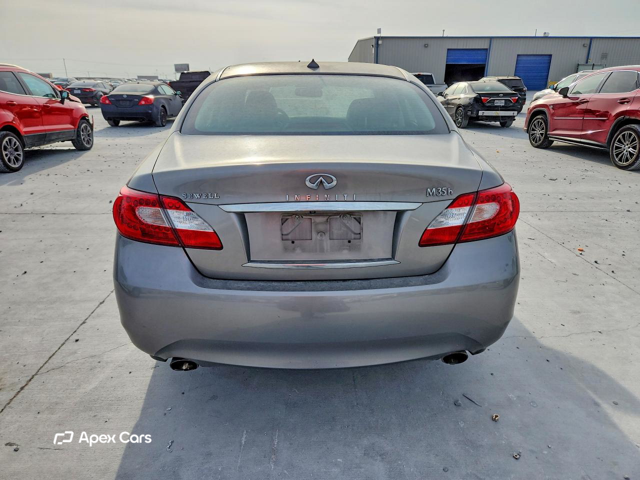 Infiniti M 2012