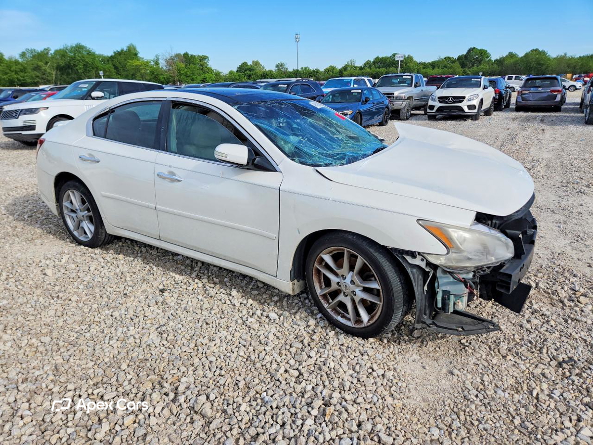 Nissan Maxima 2011