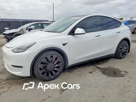 Tesla Model Y 2021 - Image 1 of 13