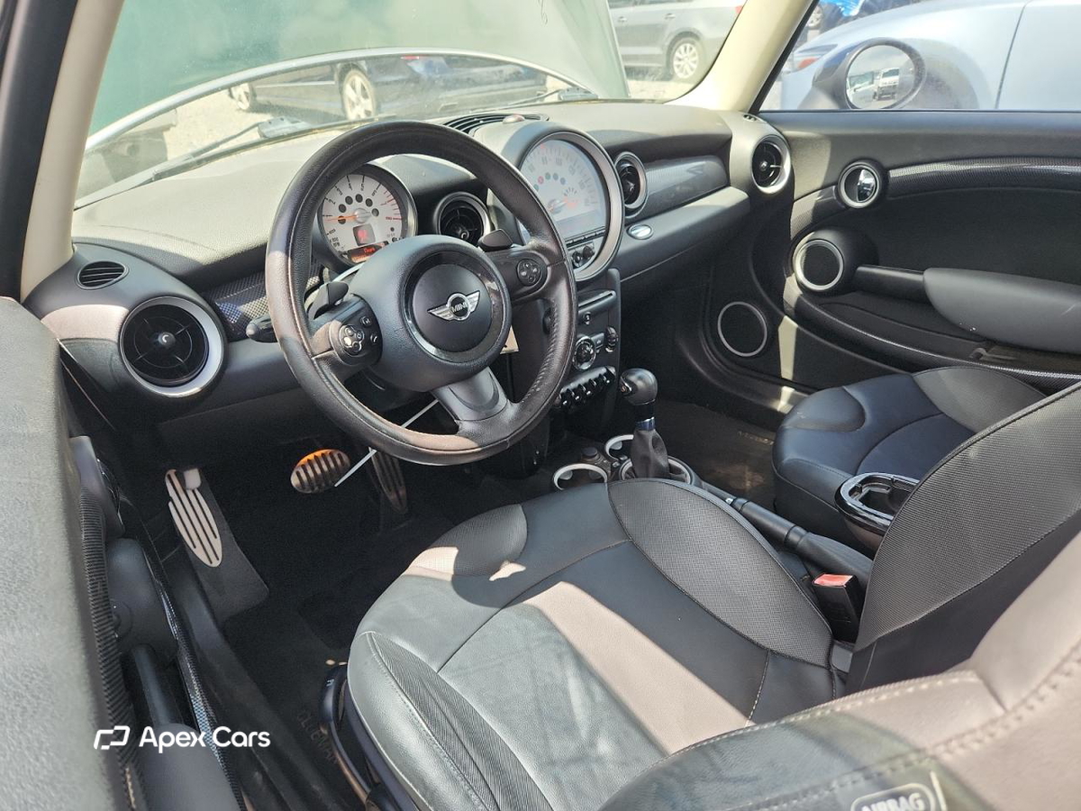 MINI Cooper 2011