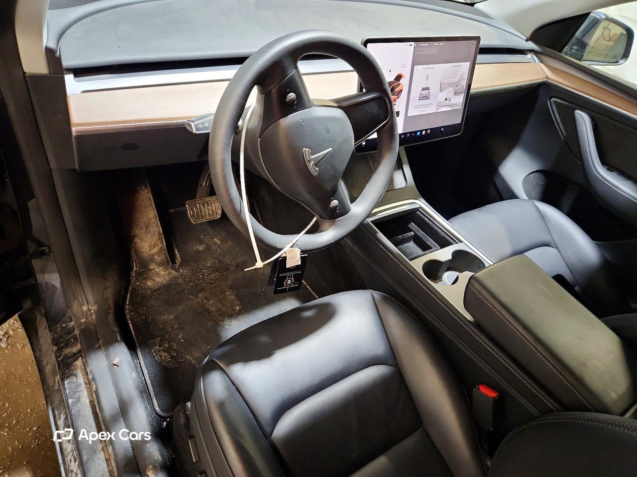 Tesla Model Y 2024