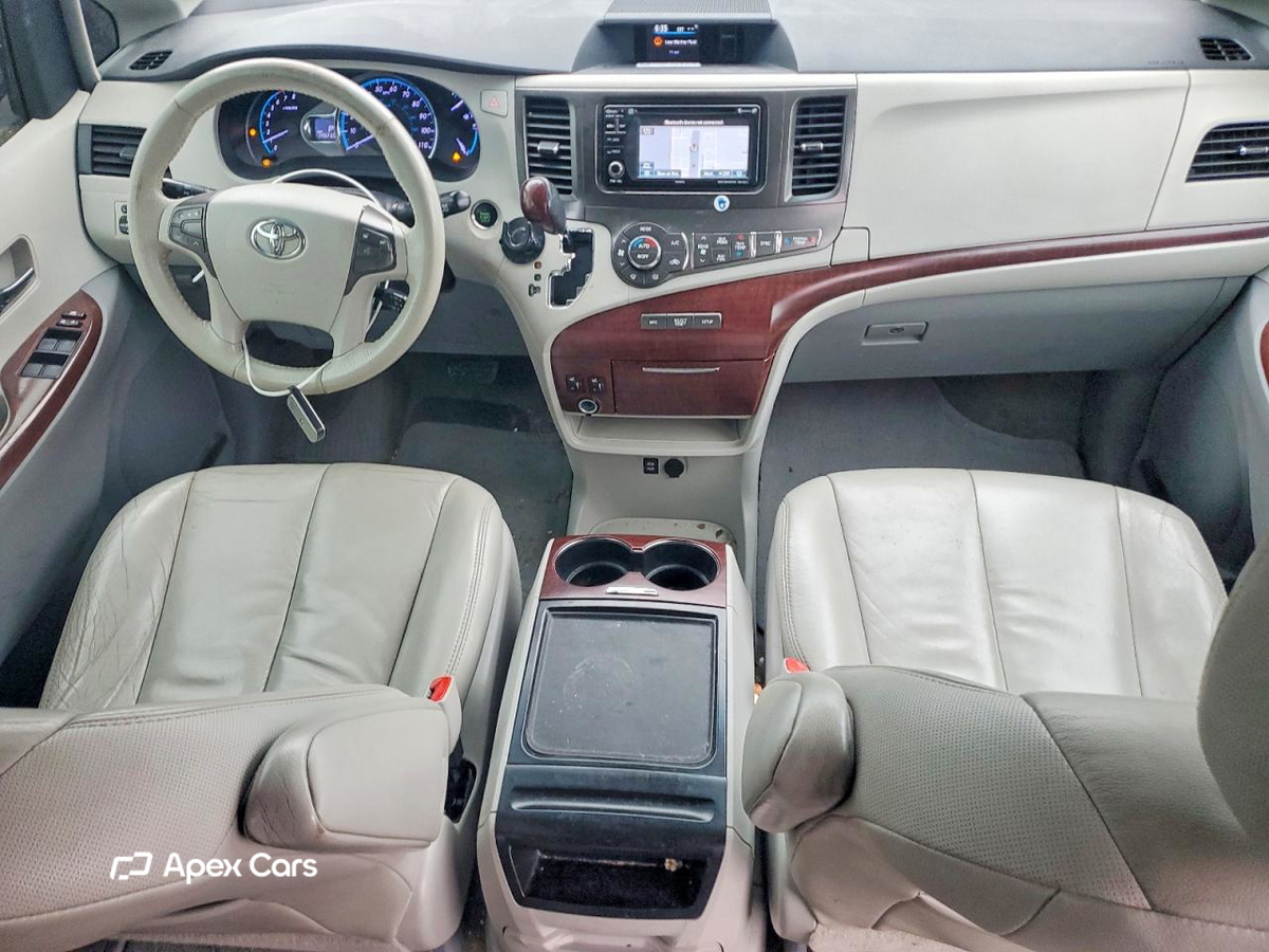 Toyota Sienna 2012