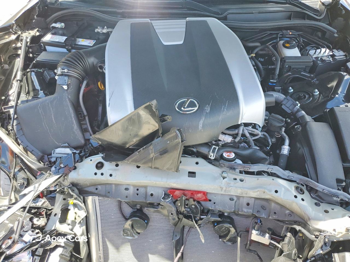 Lexus IS 2025