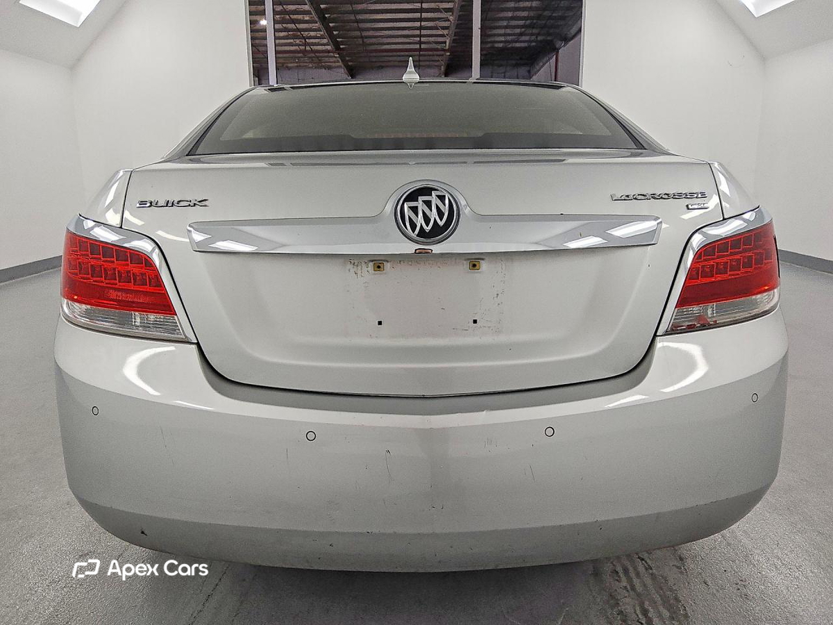 Buick LaCrosse 2011