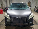 Toyota Sienna 2011