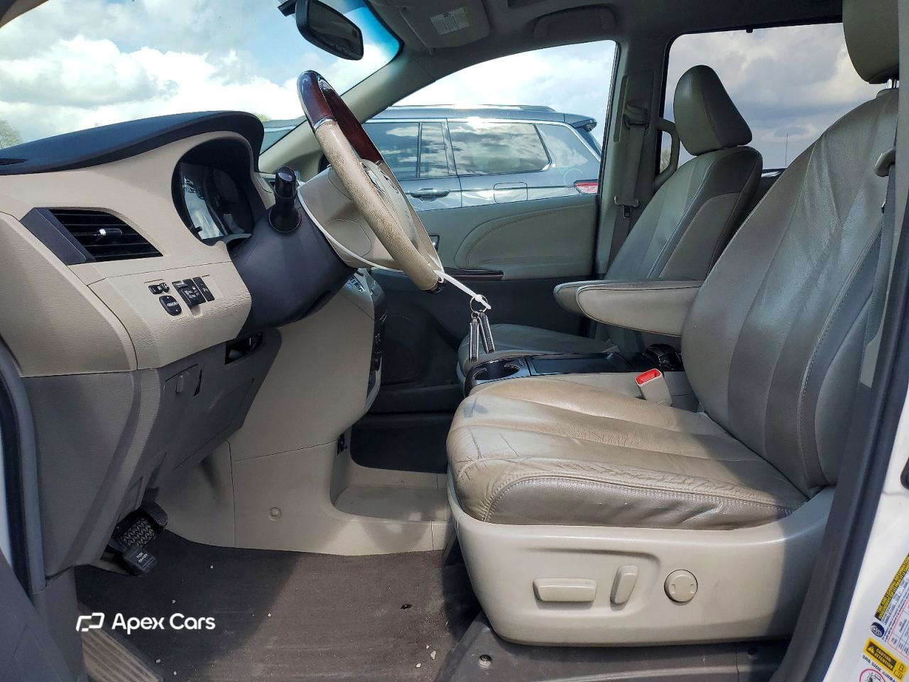 Toyota Sienna 2011