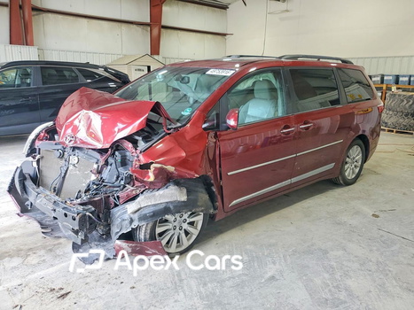 Toyota Sienna 2015 - Image 1 of 13