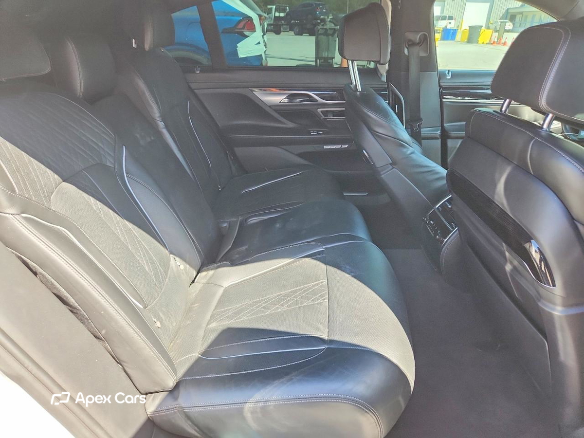 BMW Series 7 2016