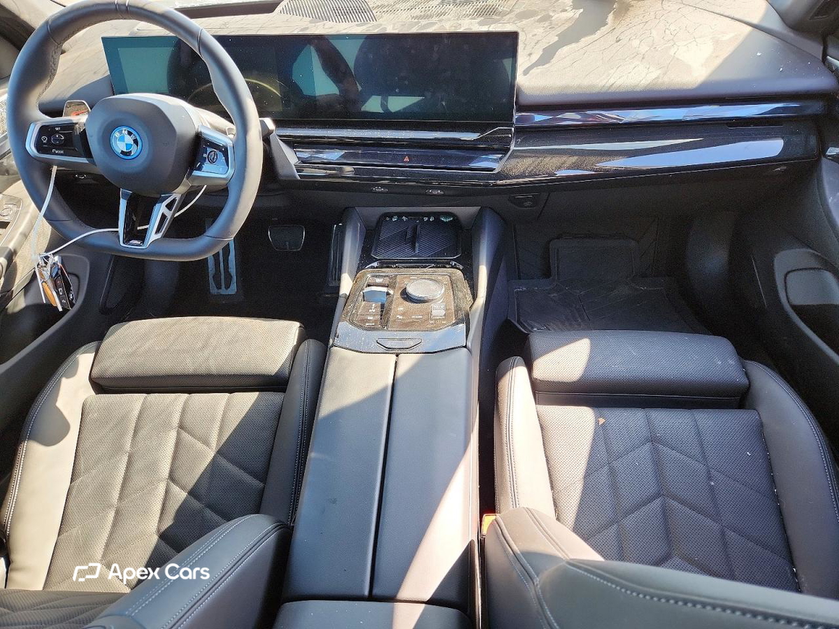 BMW i5 2025
