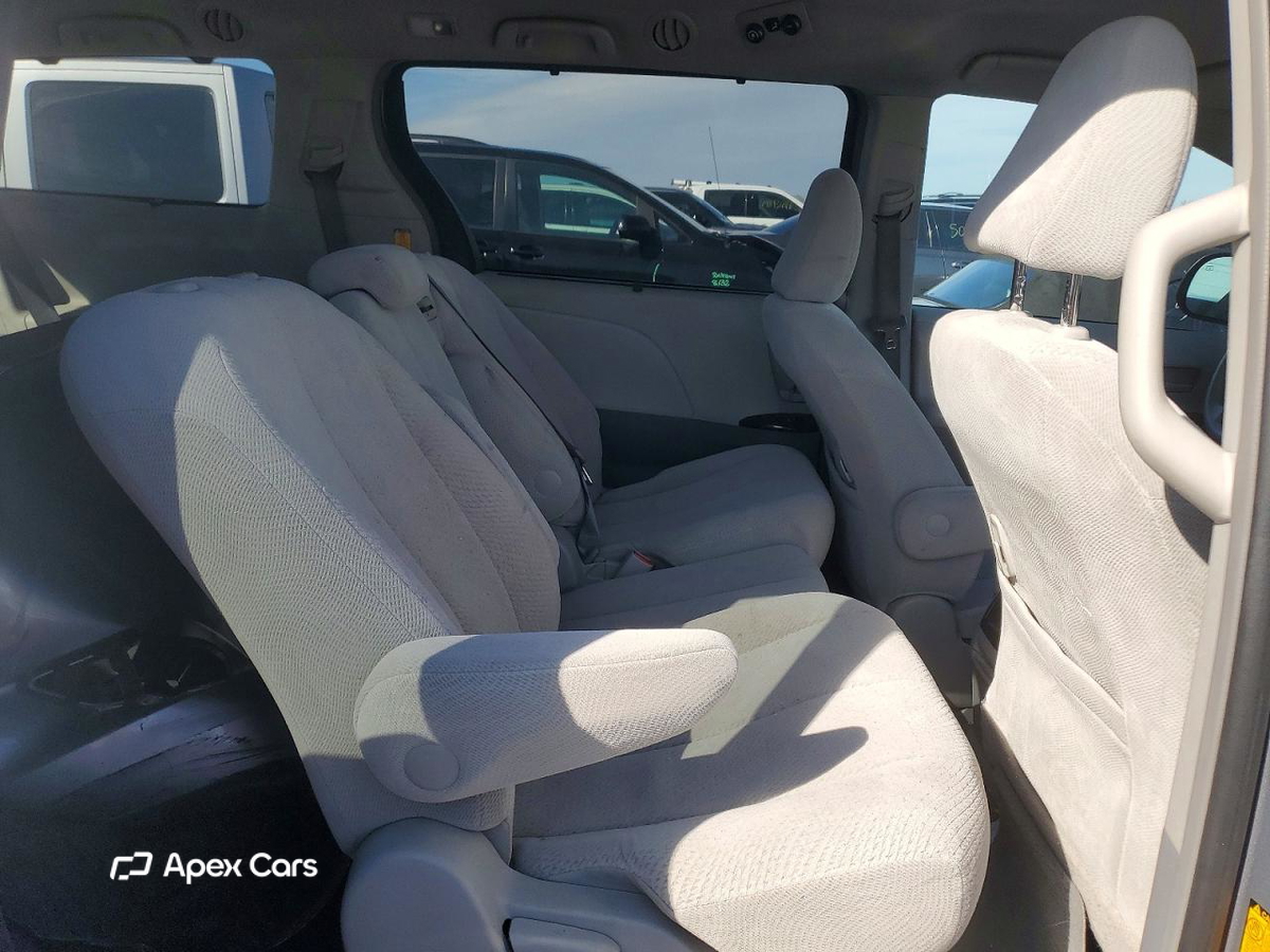 Toyota Sienna 2012