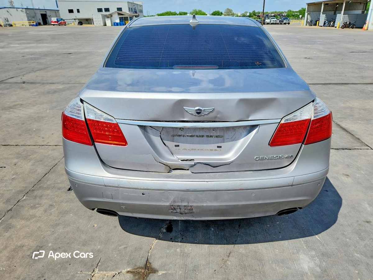 Hyundai Genesis 2011