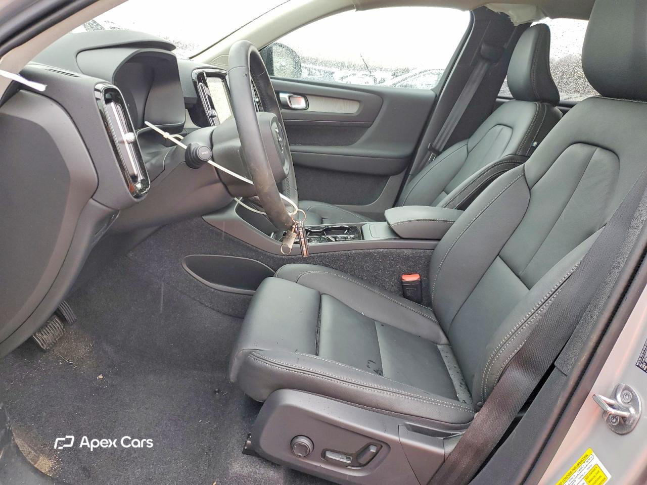 Volvo XC40 2025