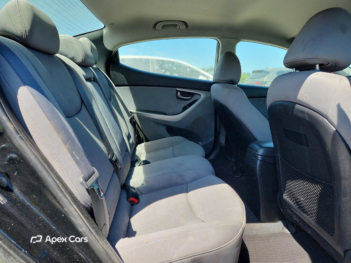 Hyundai Elantra 2013