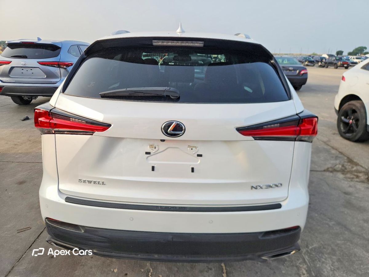 Lexus NX 2021