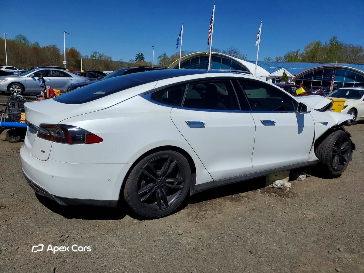 Tesla Model S 2014