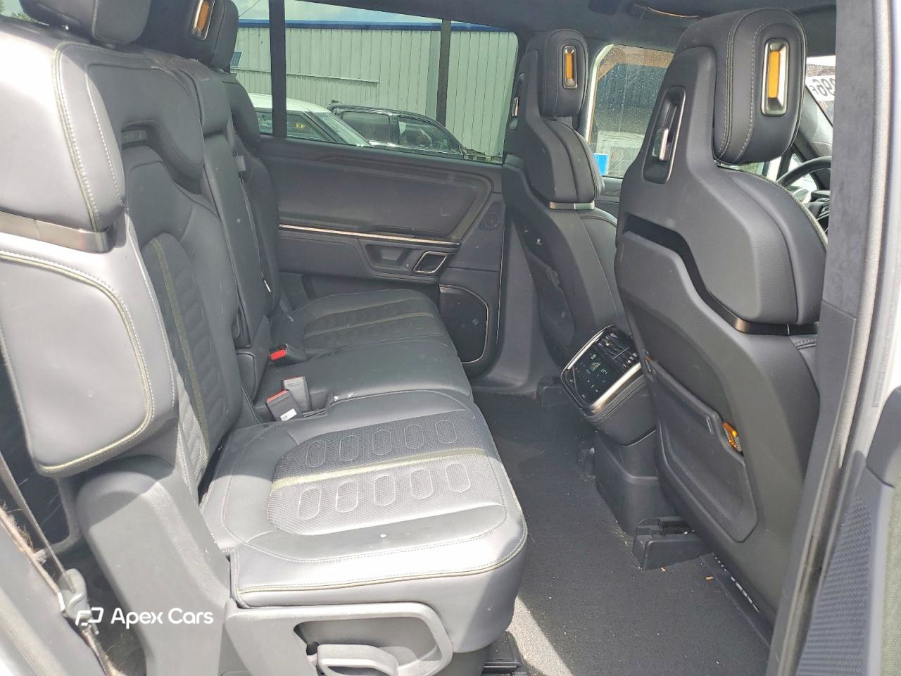 Rivian R1S 2024