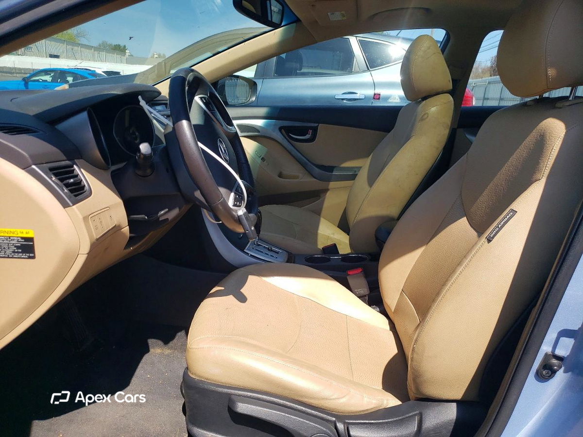 Hyundai Elantra 2012