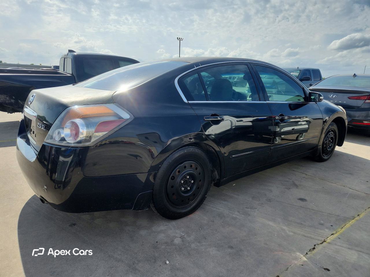 Nissan Altima 2012