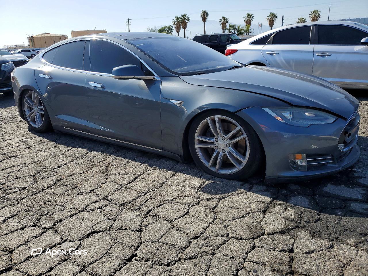 Tesla Model S 2012