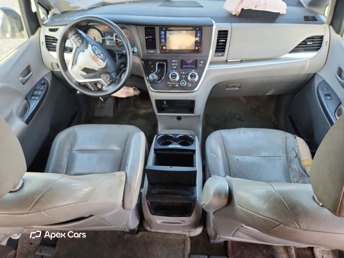 Toyota Sienna 2015
