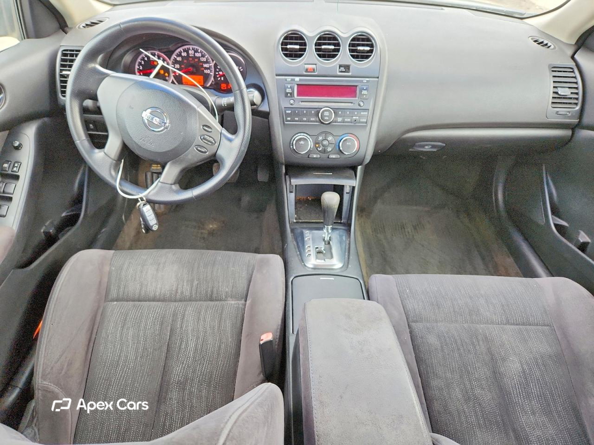 Nissan Altima 2011
