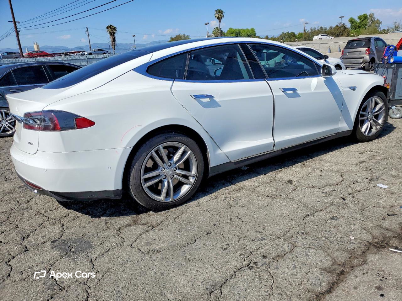 Tesla Model S 2015