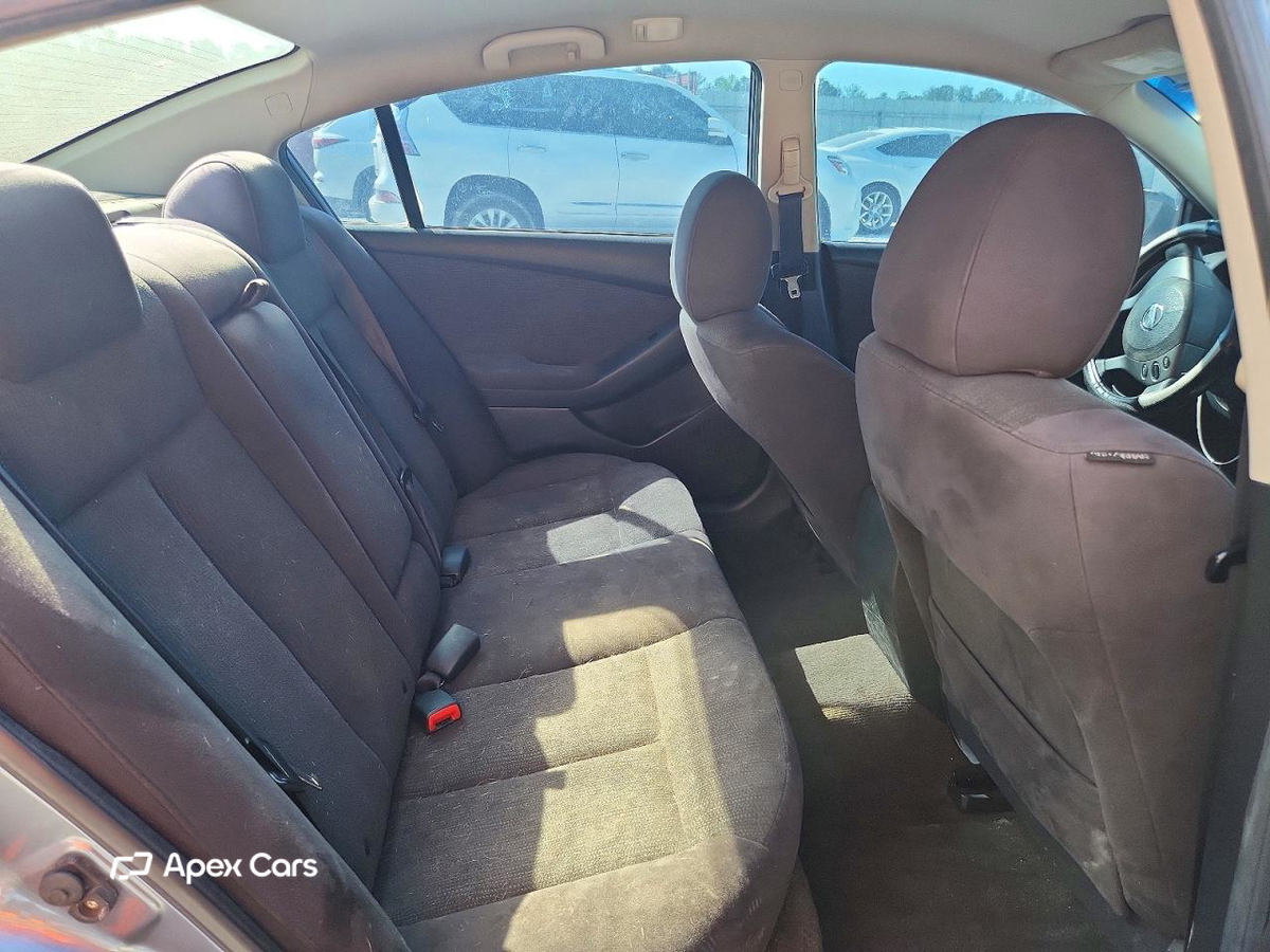 Nissan Altima 2010