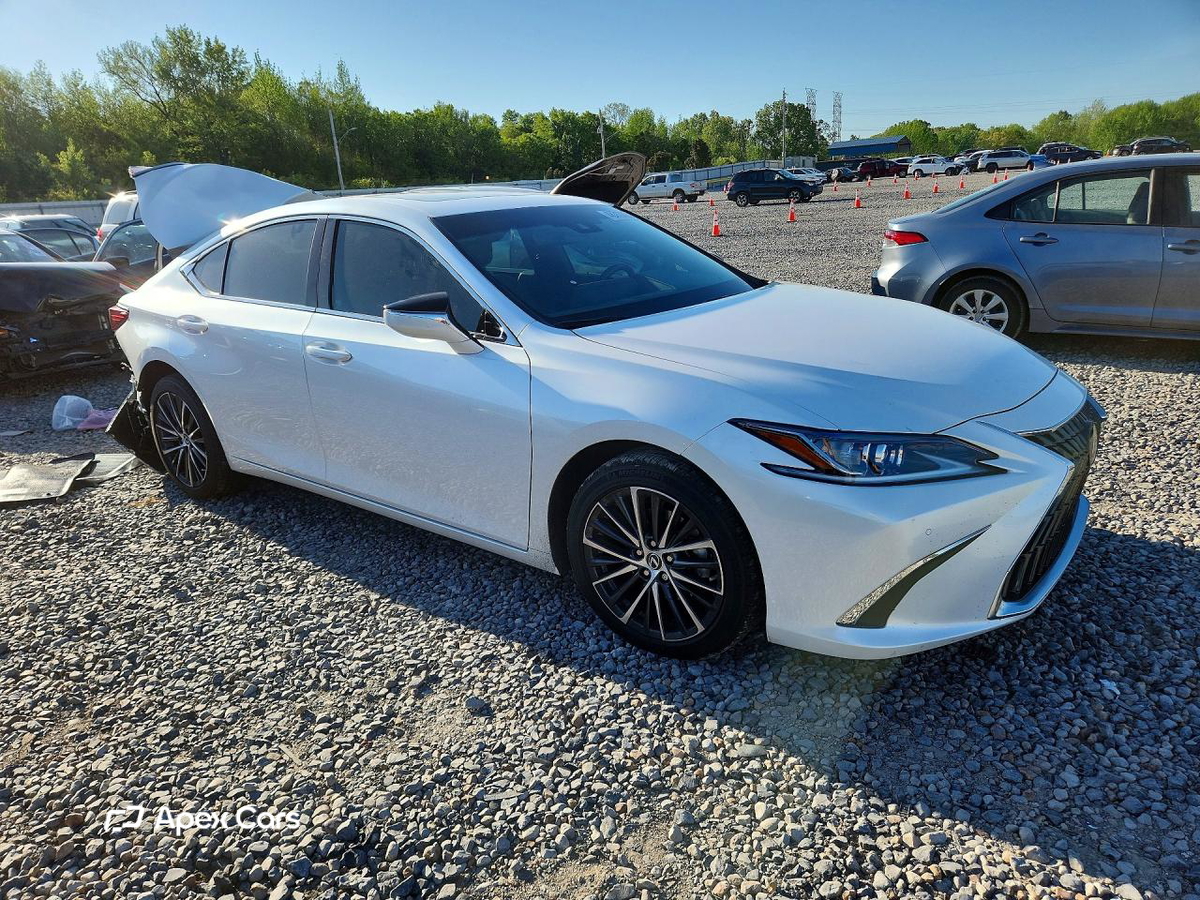 Lexus ES 2025