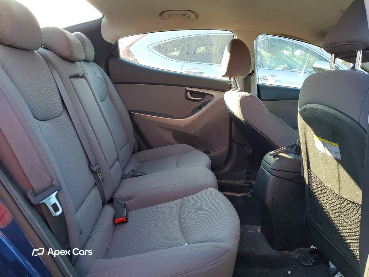 Hyundai Elantra 2016