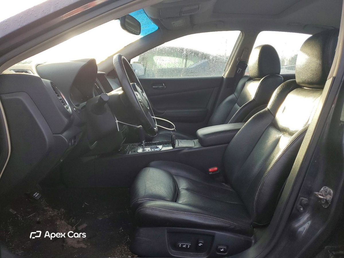 Nissan Maxima 2010