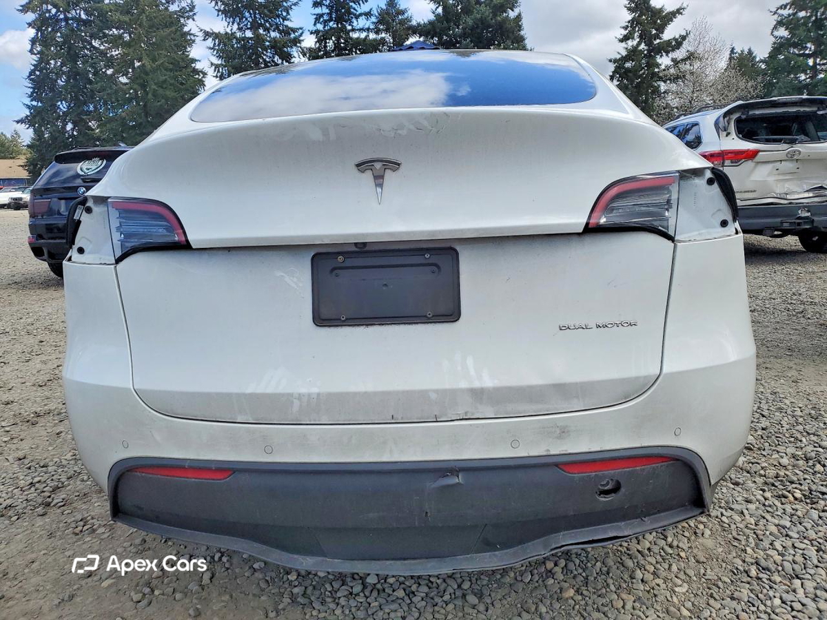 Tesla Model Y 2022