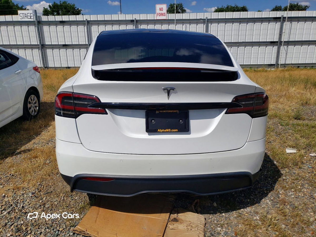 Tesla Model X 2022