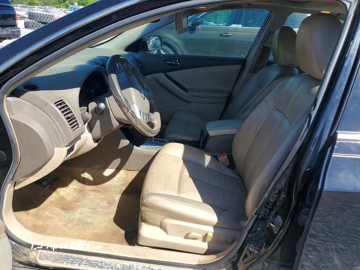 Nissan Altima 2010