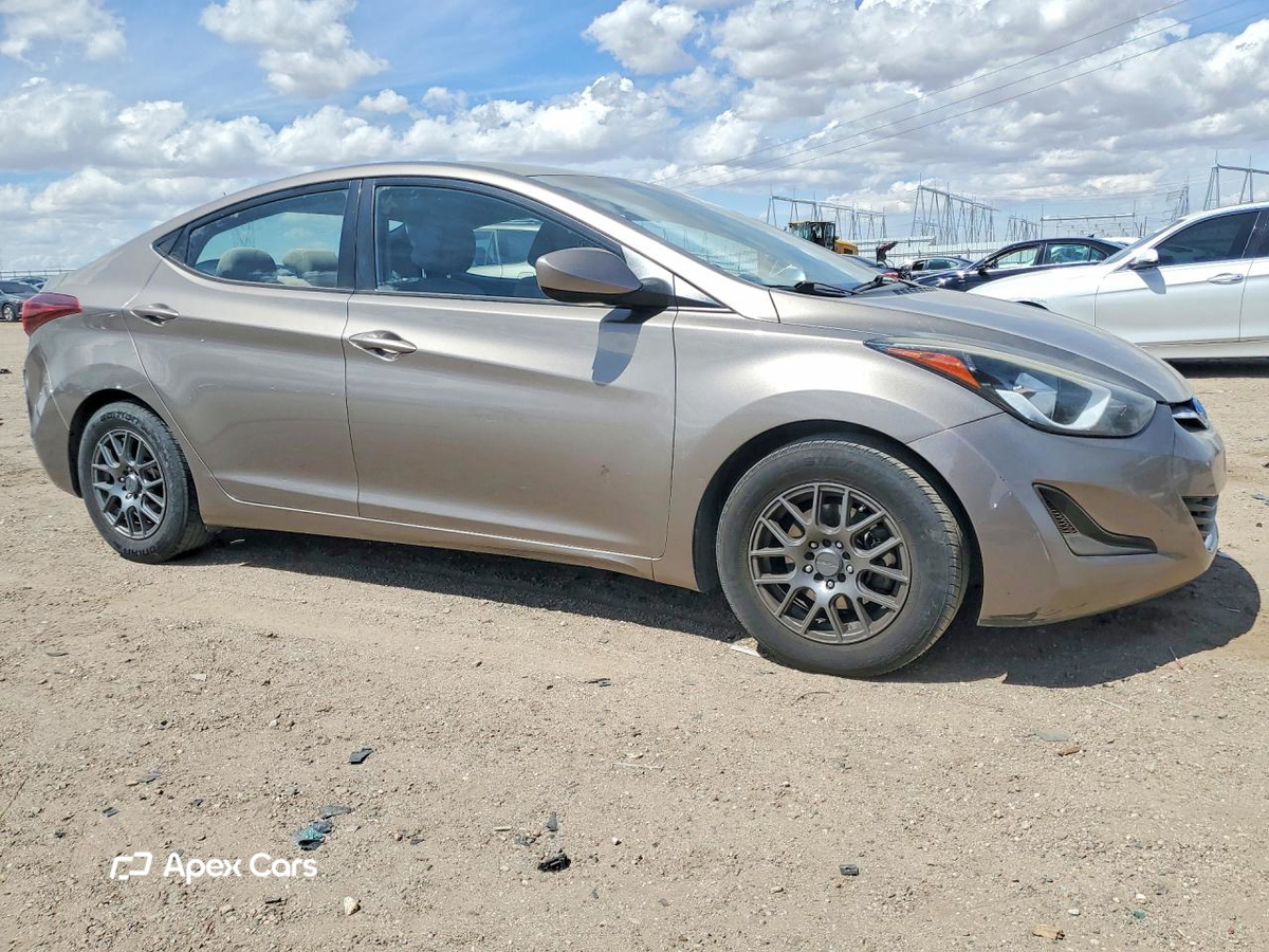 Hyundai Elantra 2016