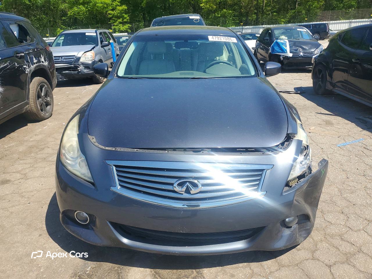 Infiniti G 2011