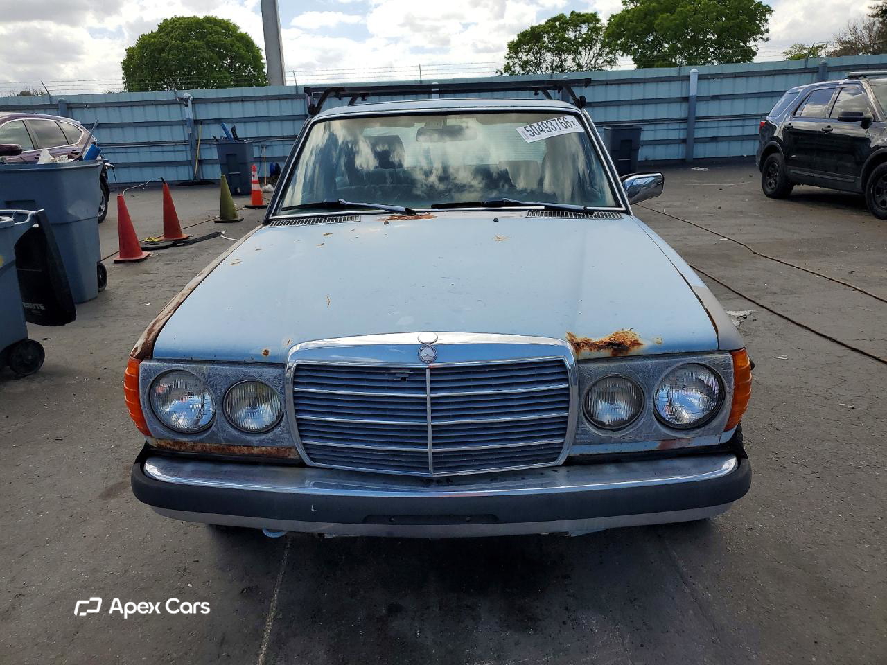 Mercedes-Benz  1982