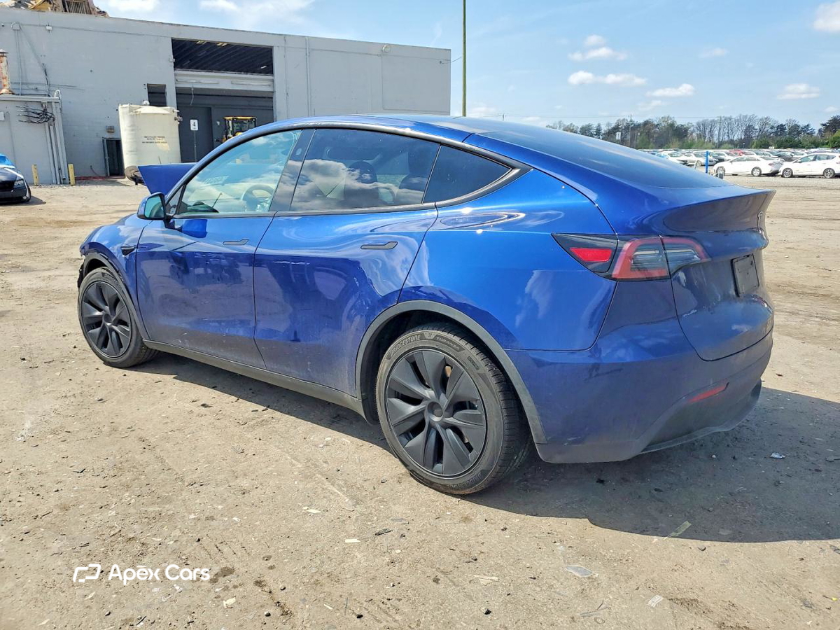 Tesla Model Y 2025