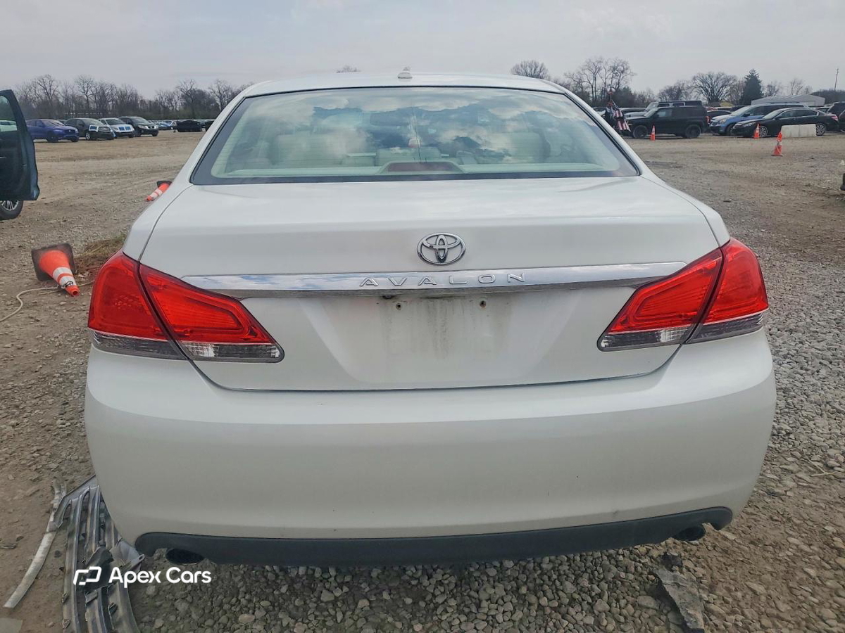 Toyota Avalon 2011