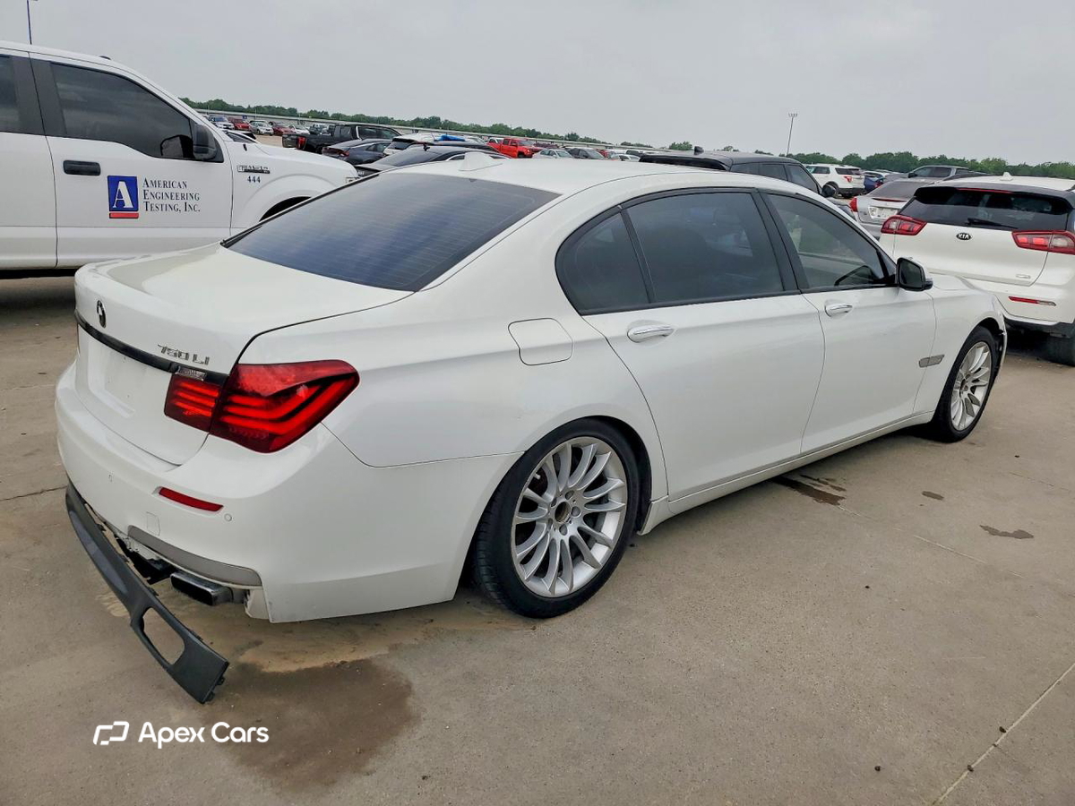 BMW Series 7 2015