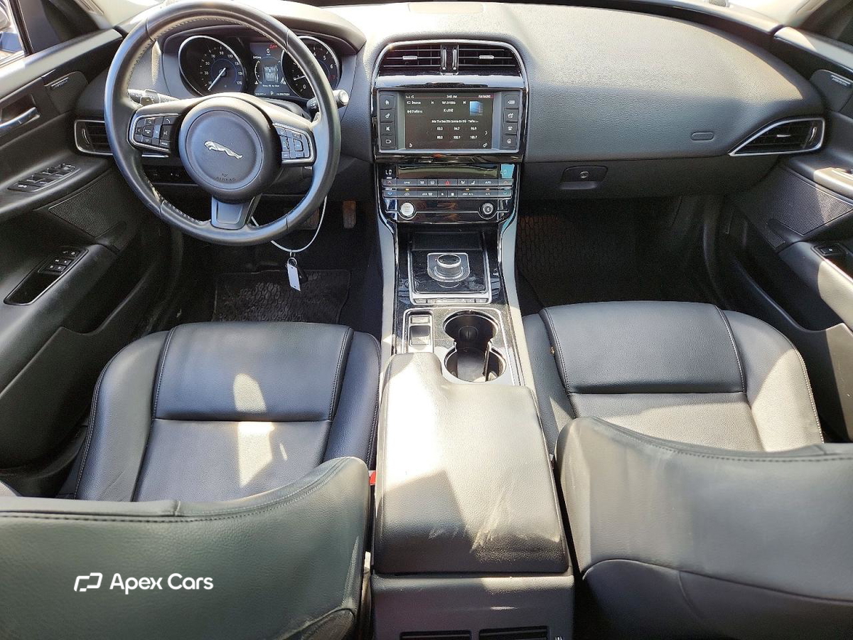 Jaguar XE 2017