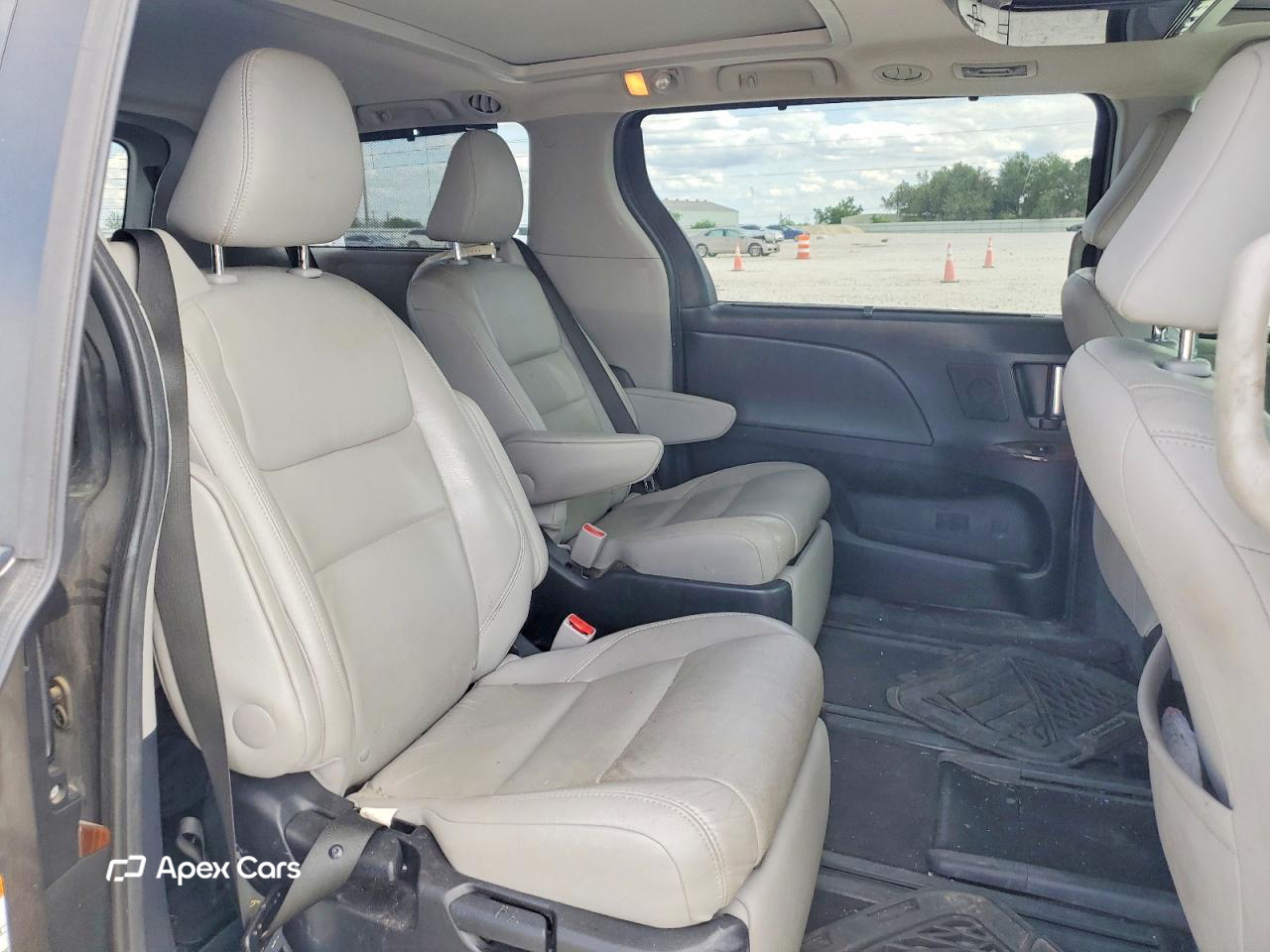 Toyota Sienna 2015