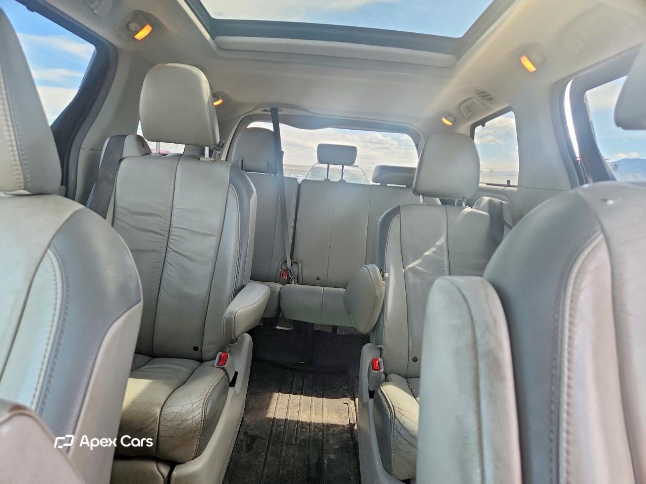 Toyota Sienna 2011