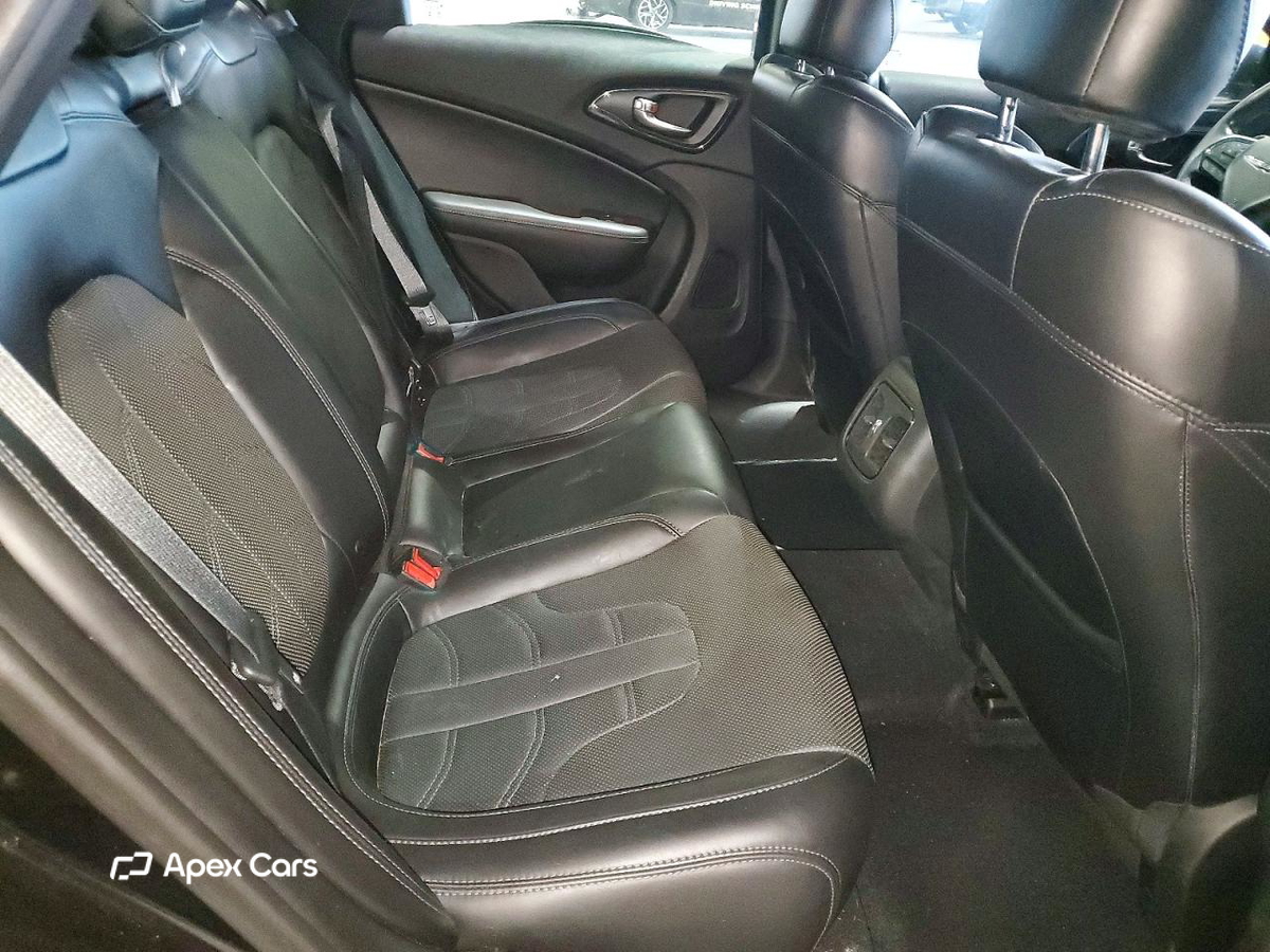 Chrysler 200 2015