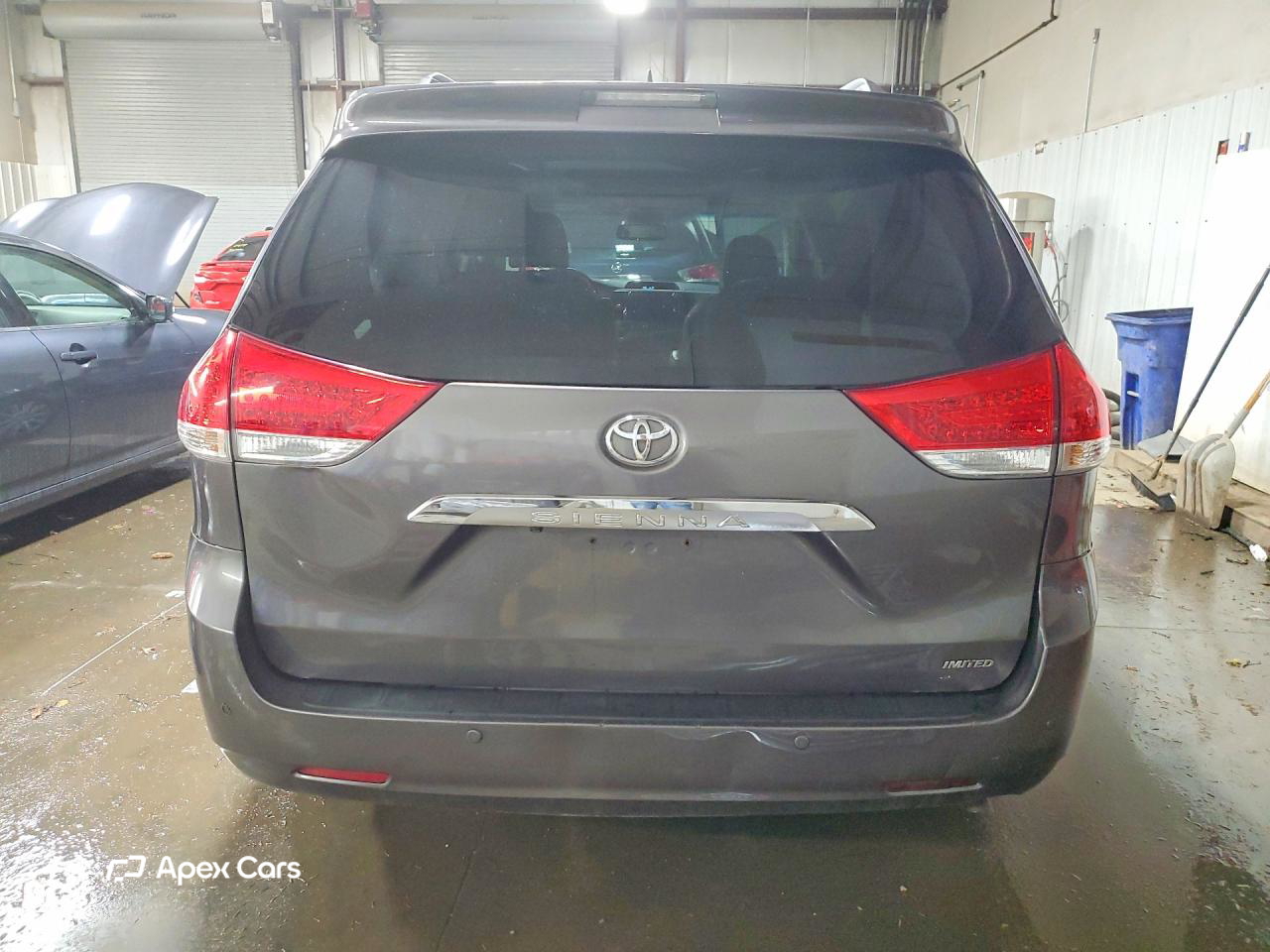 Toyota Sienna 2011