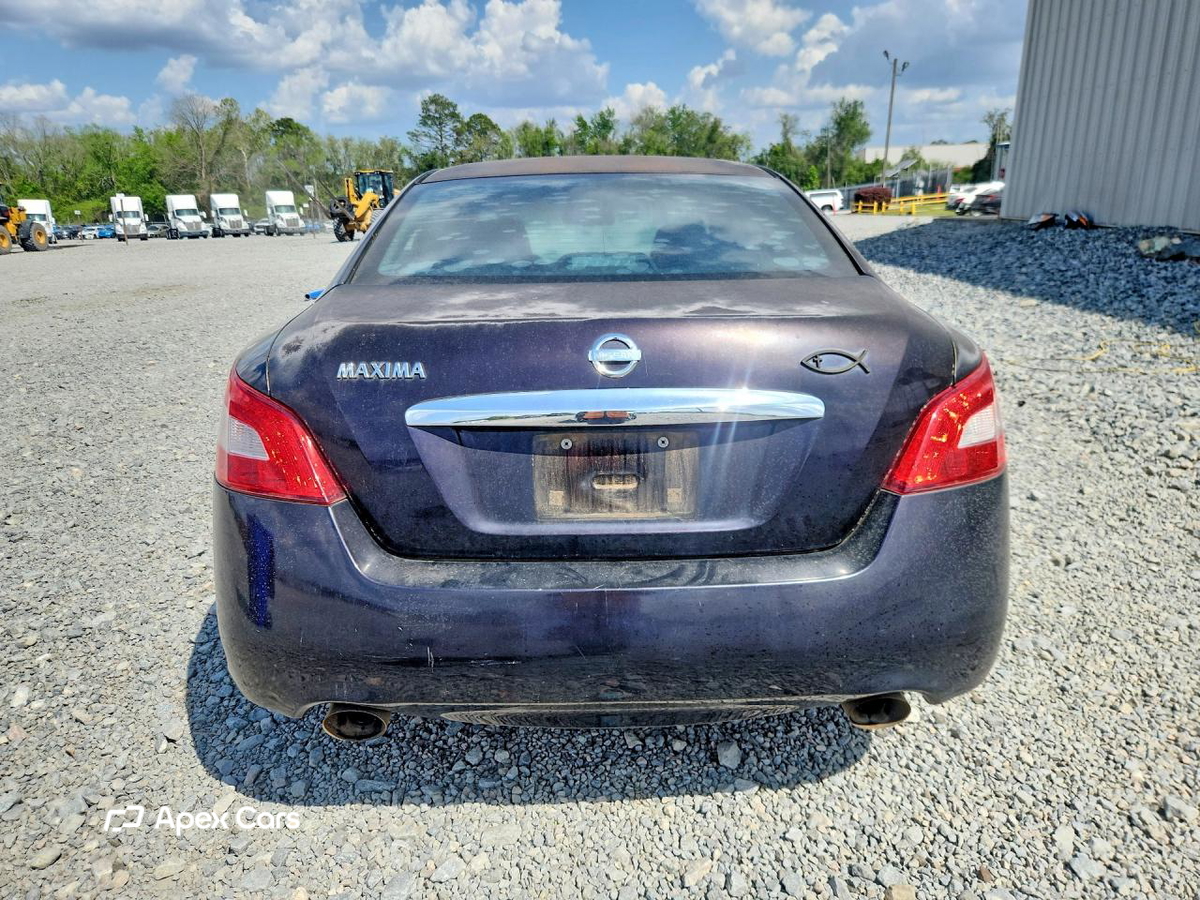 Nissan Maxima 2010