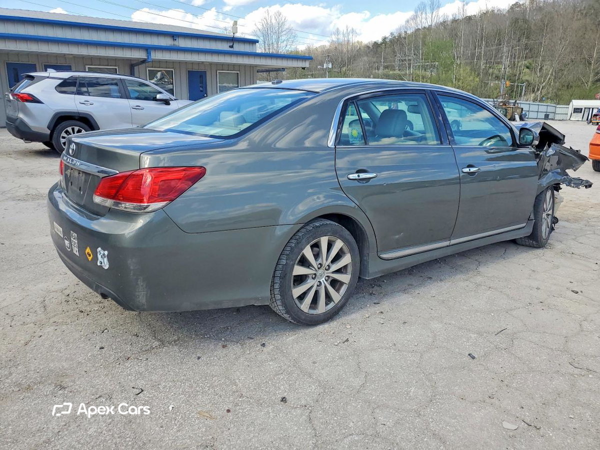 Toyota Avalon 2011