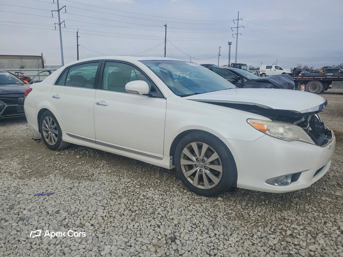 Toyota Avalon 2011