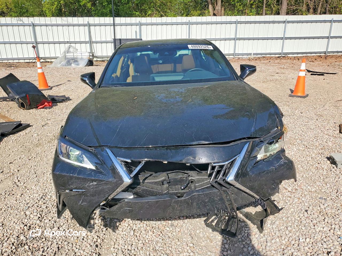 Lexus ES 2025